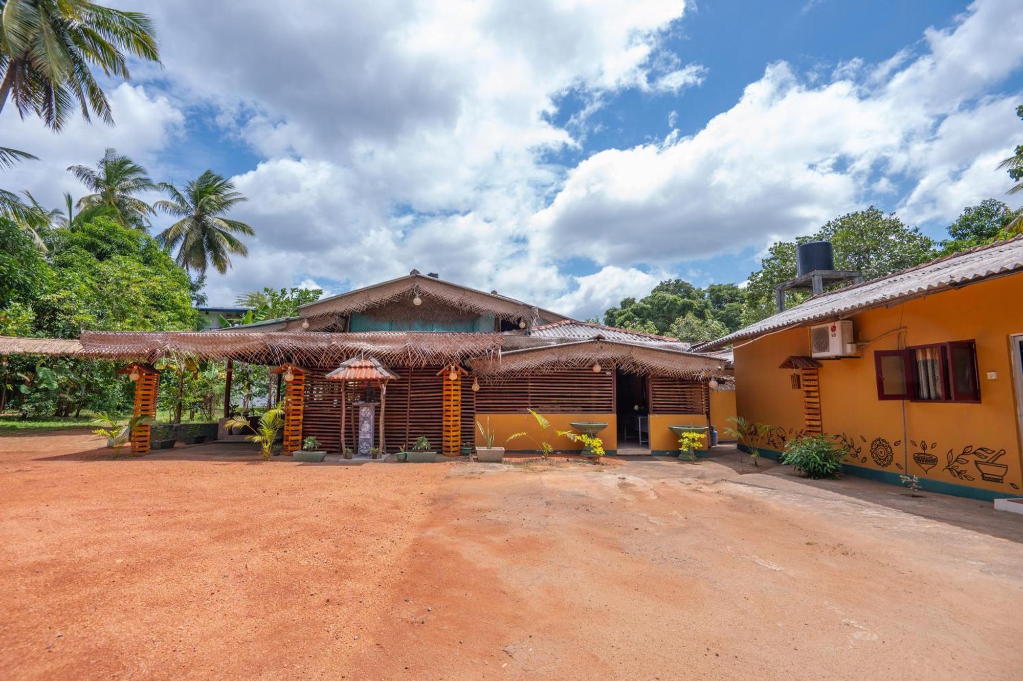 Ayurvedic Lanka Wellness Hotel Moragaswewa Exterior photo