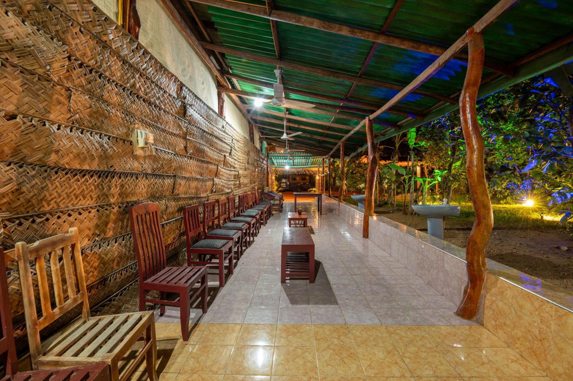 Ayurvedic Lanka Wellness Hotel Moragaswewa Exterior photo